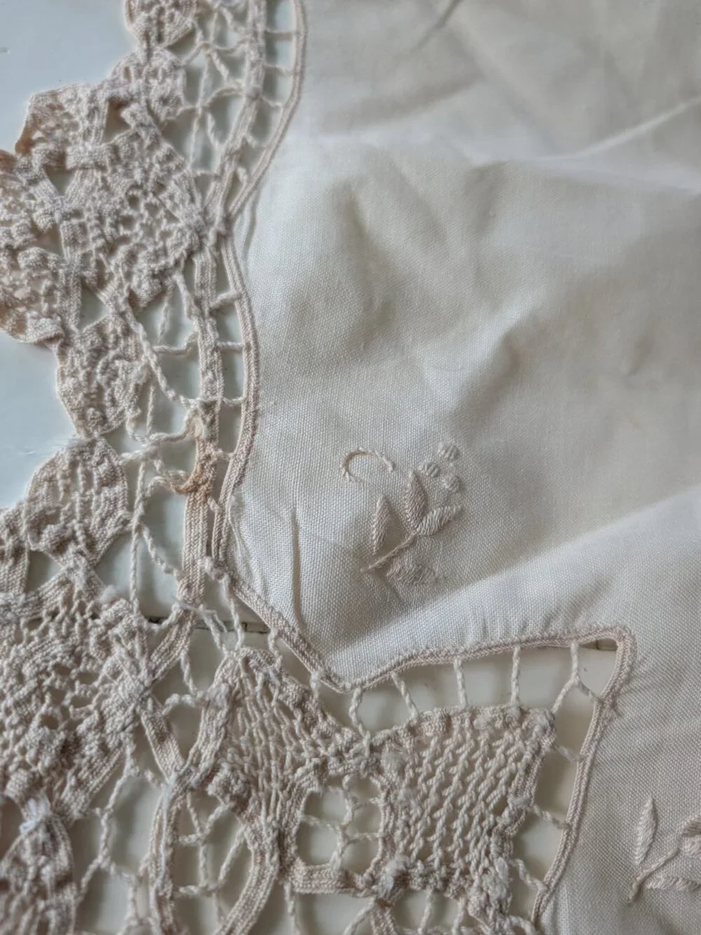 VTG Cream Battenburg Lace Tablecloth 31x30 Cotton Cutwork Embroidered Cottage